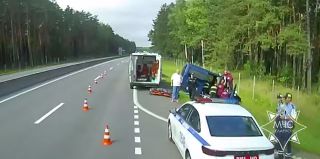 ДТП на М6 в Воложинском районе: работники МЧС спасли двух женщин