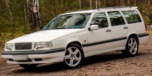 "Заплачу по 100 руб за информацию о каждой машине". В Гродно ищут Volvo 850 и Ford Mondeo с номерами 1 региона