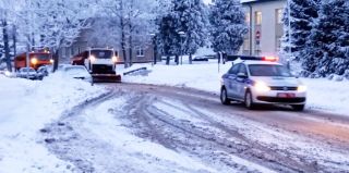 В Беларуси – соль, а у других? Какими веществами посыпают дороги в разных странах