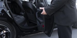 С госслужащих сняли обязанность закупать служебные авто только белорусского производства