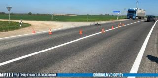 Велосипедист выехал со второстепенной не глядя. Фото легковушки с места ДТП позволяет предположить силу удара