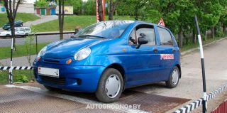 Школьникам в Беларуси могут разрешить обучаться вождению авто