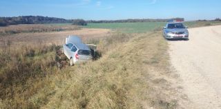 "Ситроен" вылетел с дороги. Пострадала женщина-водитель