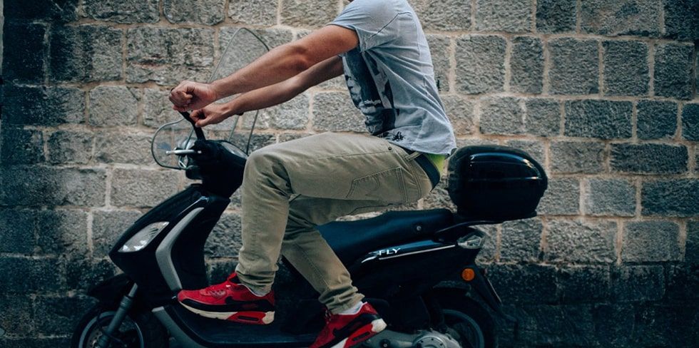 Подкинул жену и ребенка к автобусу – попался на глаза инспекторам ГАИ. Вот не надо было...