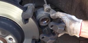 Последствия ремонта: водитель не попал в ДТП лишь благодаря опыту. Зато попал на деньги 