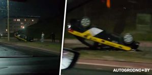 Автомобиль такси лег на крышу в центре Гродно. Официальный комментарий