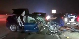 Автопилот Tesla протаранил полицейский автомобиль на скорости 90 км/ч. Видео