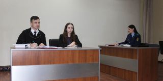 В Гродно судили молодого человека, в третий раз задержанного за рулем без прав