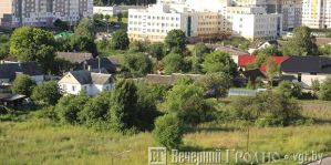 На Вишневце среди многоэтажек продают участки под коттедж. Что по деньгам?