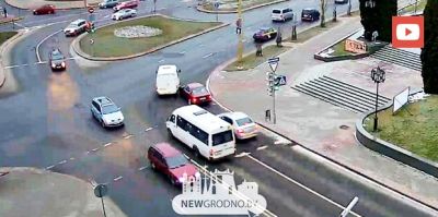Водитель буса спровоцировал ДТП у драмтеатра. ГАИ нашла нарушения у каждого из трех водителей