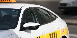 Два брата поделили бизнес в такси и скрыли выручку – теперь заплатят более 3 млн долларов