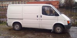 Парня пустили погреться в автомобиль, а потом – по очереди: выпивка, ключи, угон