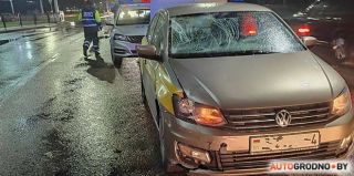 Под колеса такси на пр. Янки Купалы шагнул пьяный пешеход. В ГАИ сообщили о 7 его административках за нарушения ПДД