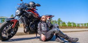 36-летняя мотоледи из Гродно уже во второй свой сезон сменила мотоцикл и мечтает о третьем. "Вешать косички и рожки не планирую"