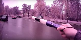 На Пушкина остановили AUDI. Жена водителя: "Я всю дорогу ехала сюда сама. Я только попросила по Гродно..." 