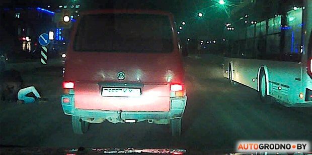 Регистратор заснял, как в Гродно на Горького сбили девушку
