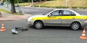 В центре Гродно таксист сбил ребёнка на самокате
