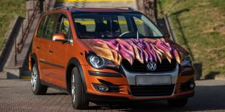 За что 25 тысяч долларов? Девушка из Гродно переделала Volkswagen Touran в единорога