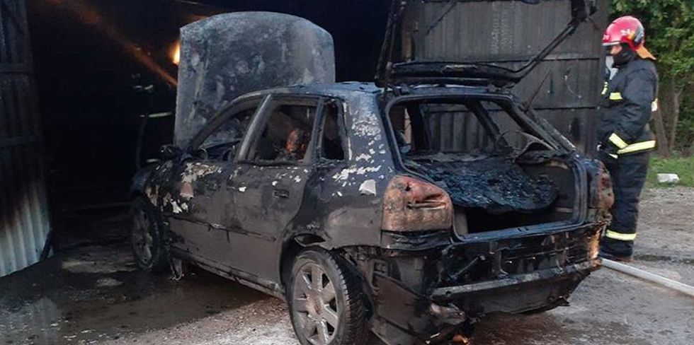 Горели 2 гаража, 2 квартиры и моторная лодка. Обзор огненных ЧП за выходные дни