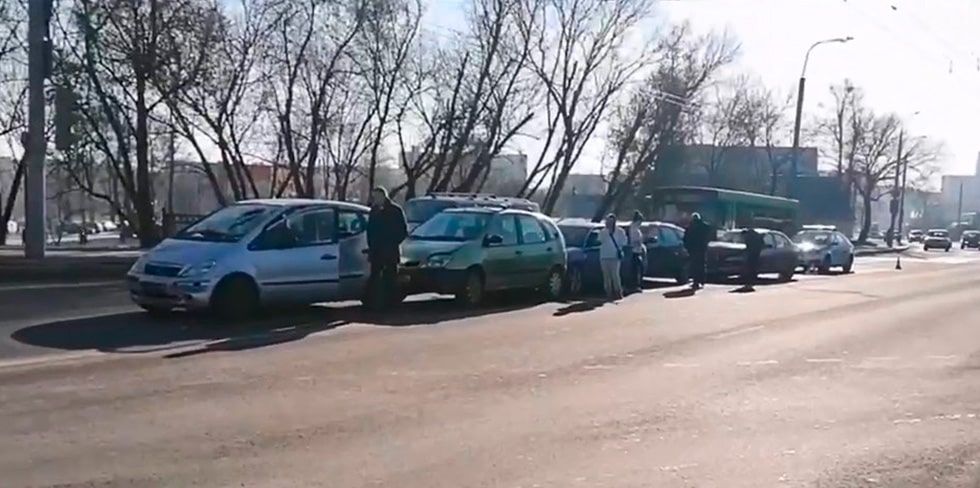 Вот так невезение: в Гродно одновременно столкнулось 6 авто. С чего все началось?