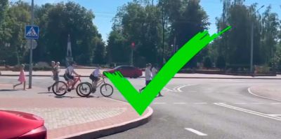Скрытая камера ГАИ Гродно наблюдала за велосипедистами города: сколько из них проехало переход правильно?