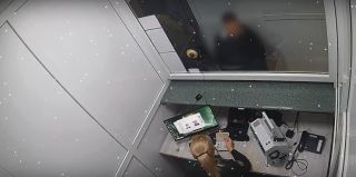 Литовца сняли с рейсового автобуса в "Каменном Логе". Он пытался въехать в Беларусь по чужому паспорту