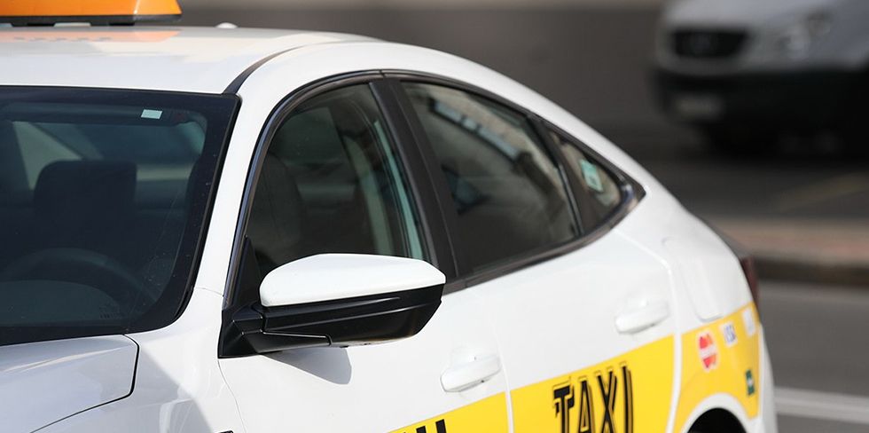Что необходимо знать при заказе автомобиля-такси "от борта". Предупредили в Минтрансе