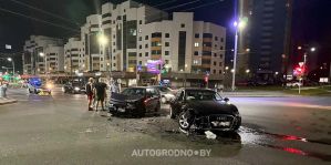 На видео попала вечерняя авария у "Туриста" в Гродно