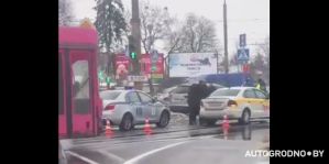 Что же произошло сегодня на кольце Филармонии? В ГАИ рассказали подробности ДТП