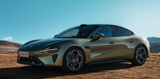 Xiaomi показал новые фото интерьера своего первого электрокара