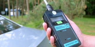 Возможно ли из-за безалкогольного пива лишиться прав? Что говорит юрист