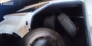 Из Литвы ввозили б/у запчасти. Гродненские таможенники вместо них обнаружили один Land Rover и два Lexus