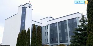 В Гродно россиянин 3 раза перепродал чужой автомобиль. В суде не церемонились