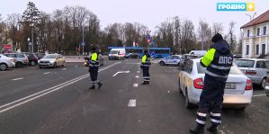 Зимние или летние шины стоят у водителей в конце ноября? Эксперимент от ГАИ Гродно