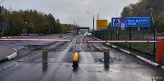 Перед "Каменным Логом" ремонтируют дорогу. Ситуация с очередью осложняется медленной работой литовской стороны