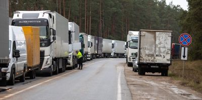 "Ругань здесь обычное дело!" Журналисты съездили на белорусско-литовскую границу, где очередь растянулась на неделю