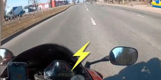 Парень разогнался 179 км/ч на мотоцикле в Гродно и пожаловался, что его не видят автомобилисты