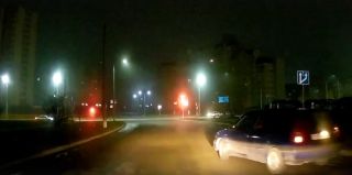 Звонок в ГАИ: "Пьяный мужчина садится в автомобиль". VW перехватили на Тавлая. Разговор с инспектором дался водителю с трудом