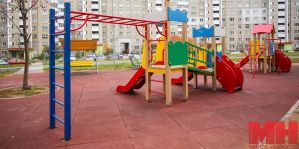 Детские площадки во дворах отделят от дорог живыми изгородями. Это станет акцентом весны