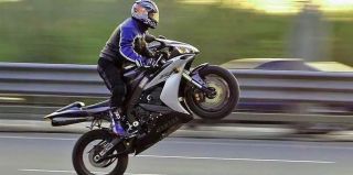 За езду на одном колесе мотоциклиста лишили "прав" на 5 месяцев