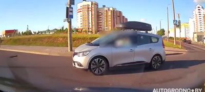 Превью фото к статье Поговорим о "стрелке направо". В Гродно еще есть водители, которые не помнят, как надо ездить. Ситуация с Индурского шо…...