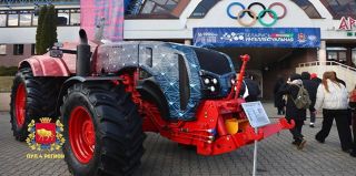 В Гродно привезли трактор МТЗ с автопилотом. Началась выставка "Беларусь интеллектуальная". Вход свободный