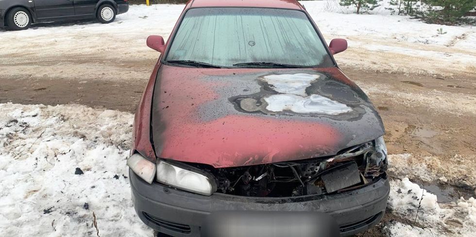 В МЧС рассказали о пожарах в выходные: Hyundai в Слониме, Opel в Дятлово, Mazda в Зельве и бытовка в Гродно