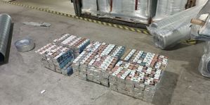 В Литве из-за сигарет задержали два грузовика из Беларуси. Предполагают, сумма контрабанды составит 2,5 млн евро