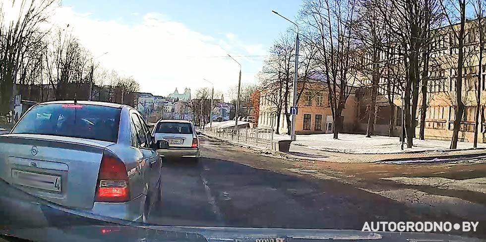 Сюрприз на дороге в Гродно: "Мы едва не собрали паровозик на Виленском переулке". Опрос