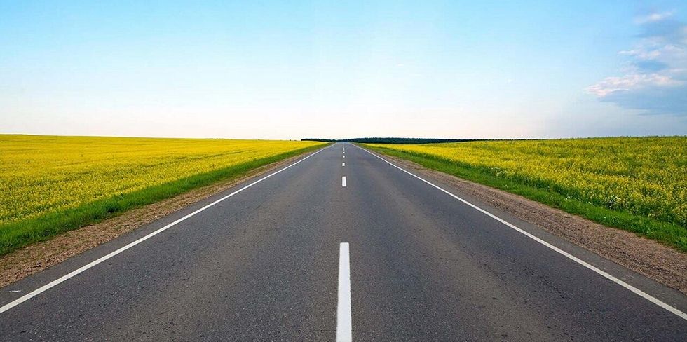 В Беларуси все райцентры и агрогородки свяжут полноценными дорогами