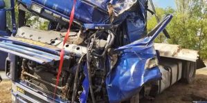 Семейный экипаж дальнобойщиков из Беларуси попал в аварию под Волгоградом. Водитель погиб