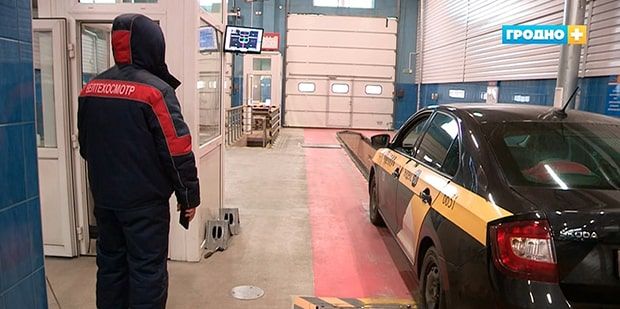 Знаете ли вы, когда можно приехать на техосмотр на летней резине: 1 или 2 марта? В "Белтехосмотре" рассказали