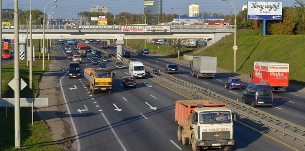 «Понадеялся на круиз-контроль и получил письмо счастья». За что водители получают штрафы?