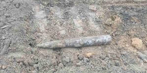 В Гродно на ул. О. Соломовой рабочие обнаружили артиллерийский снаряд. Он пролежал со времени войны